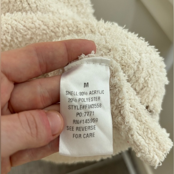 Dress Forum Los Angeles Sweater - Picture 4 of 4